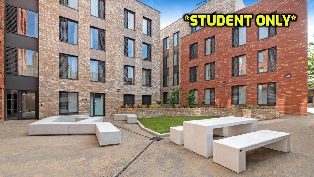 Student Only Zeni Ensuite Rooms, Colchester Eksteriør bilde